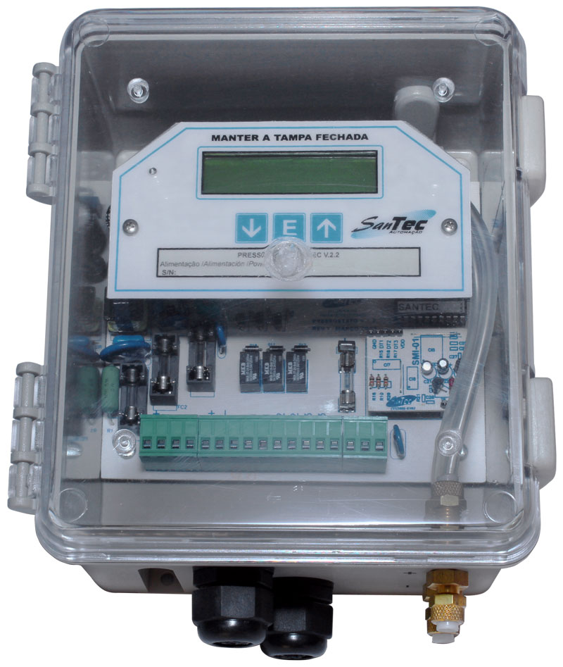 Pressostato diferencial Santec V.2.2MZ em caixa transparente com visor LCD e conectores para automação industrial.