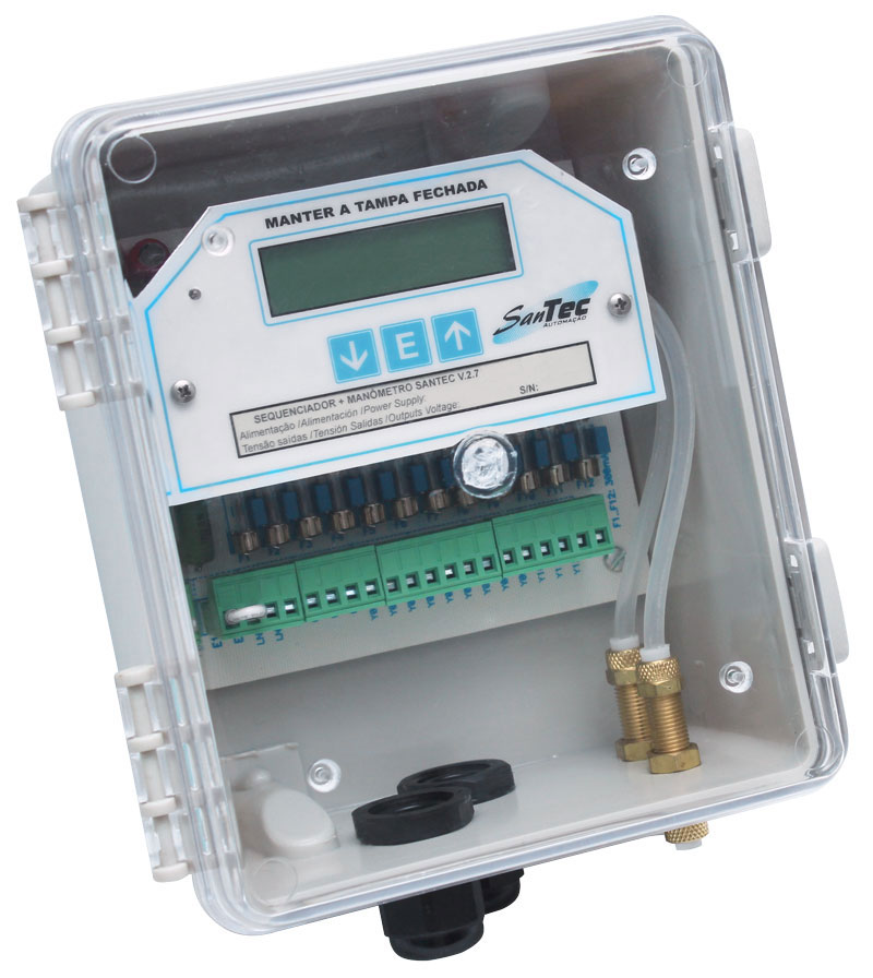 Sequenciador e manômetro Santec V.2.71 em caixa transparente, ideal para controle de pressão em sistemas pneumáticos.